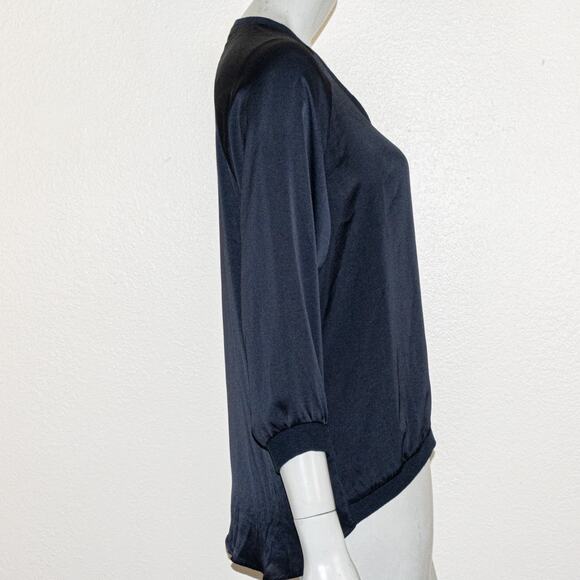 The Reset R Label Women's Small Satin VNeck Pullover Blouse Dark Navy - Picture 9 of 10